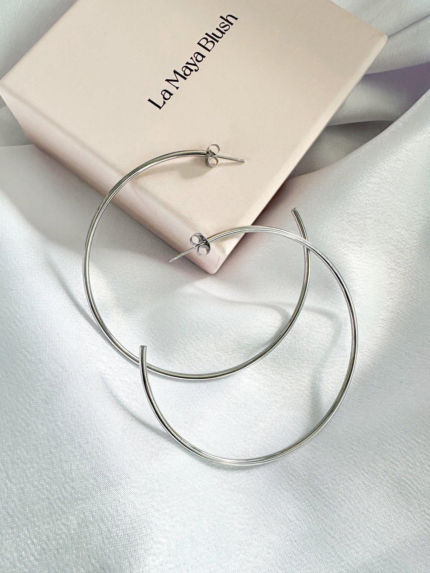 Silver 90’s Girl Hoop Earrings