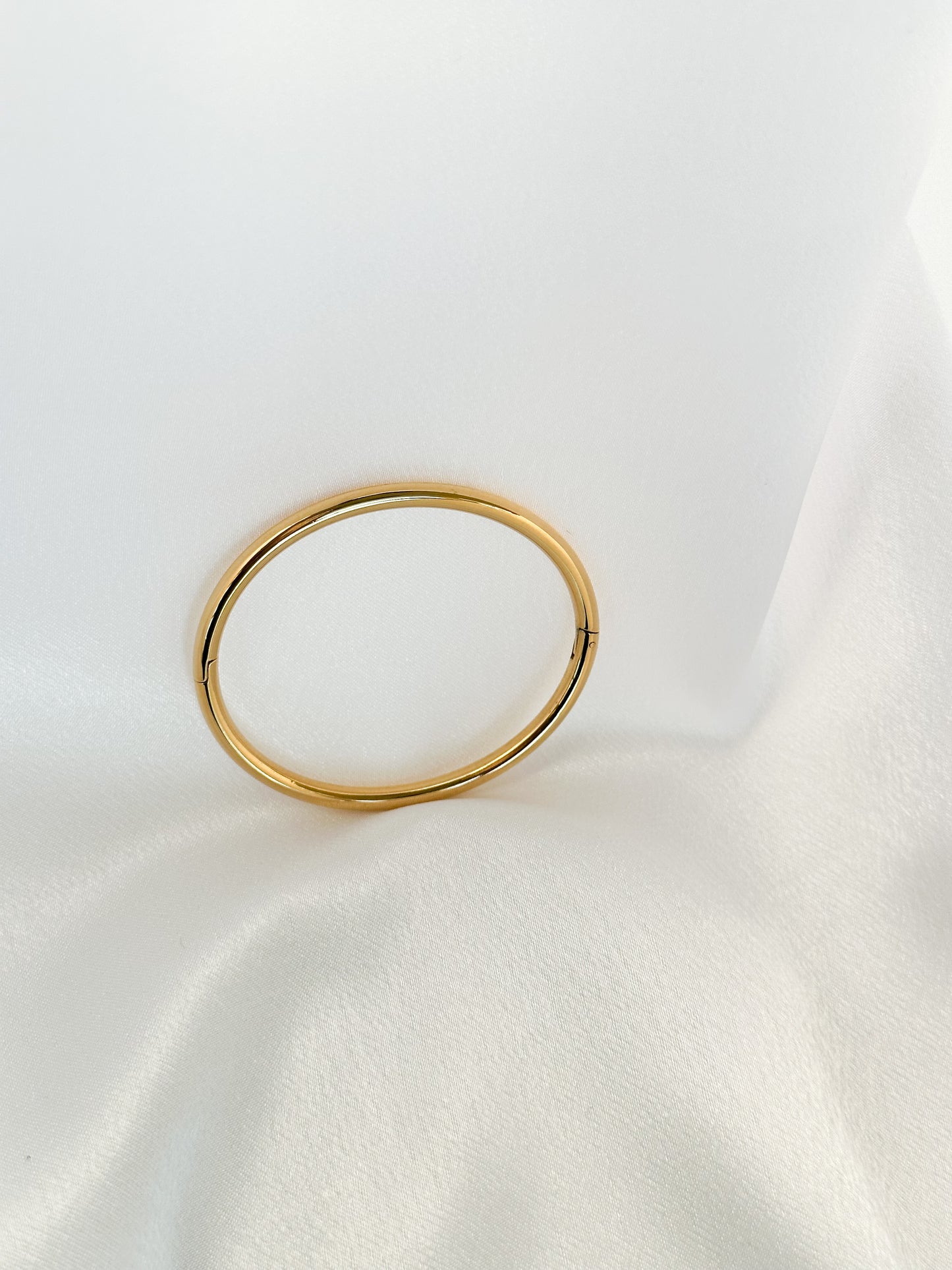 Effortless Chic Gold Bangle Bracelet